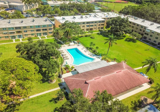 2nd image of 5095 Bay St Ne, ST PETERSBURG, FL 33703