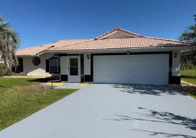 Photo 3 of Single family home for sale at 5 Hickory Loop, Ocala, FL 34472 | MLS# R4911458 | Listing updated on 2026-10-22