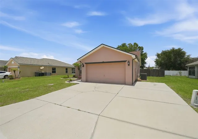 Homes for sale in Mulberry, FL | 2835 Woodland Meadow Rd, Mulberry, FL 33860 | MLS# TB8519515