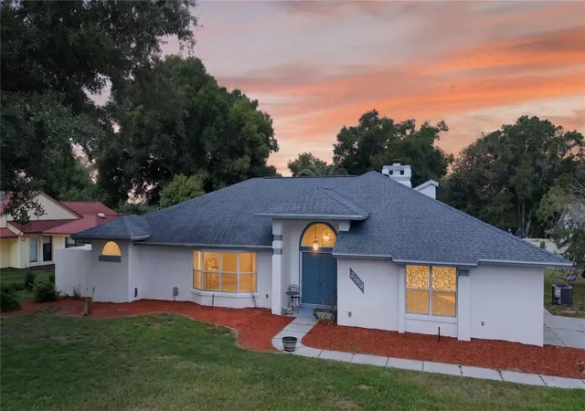 Photo 2 of Single family home for sale at 33913 Sabal Way, Leesburg, FL 34788 | MLS# G5113831 | Listing updated on 2026-10-01