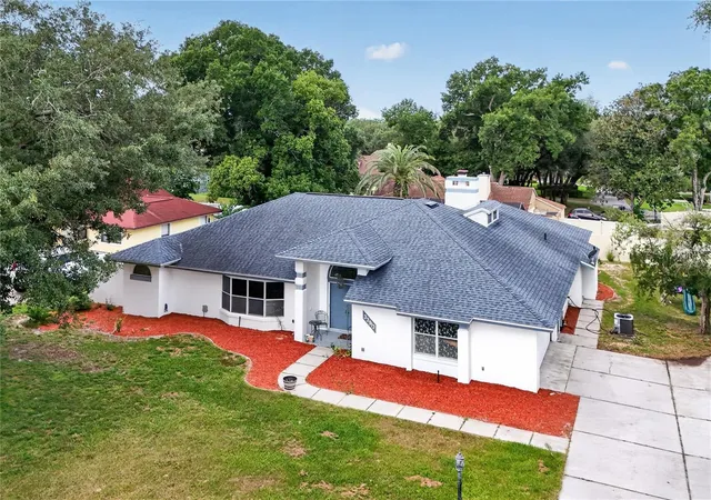 Photo 3 of Single family home for sale at 33913 Sabal Way, Leesburg, FL 34788 | MLS# G5113831 | Listing updated on 2026-10-01