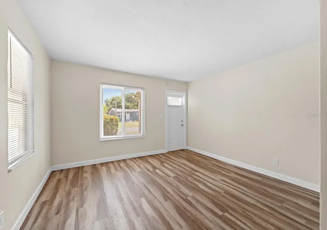 4th image of 4654 13Th Ave S, St Petersburg, FL 33711 | MLS# TB8519522