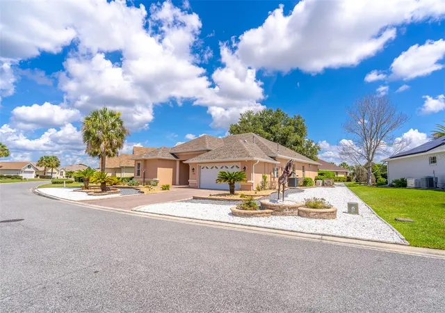 Photo 1 of Single family home for sale at 8508 Sw 84th Loop, Ocala, FL 34481 | MLS# OM726691 | Listing updated on 2026-08-19