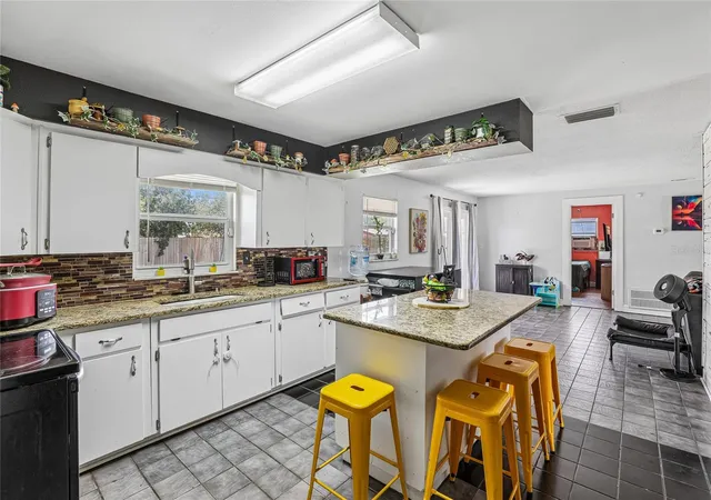 Photo 3 of Single family home for sale at 3435 Swindell Rd, Lakeland, FL 33810 | MLS# L4962777 | Listing updated on 2026-10-15