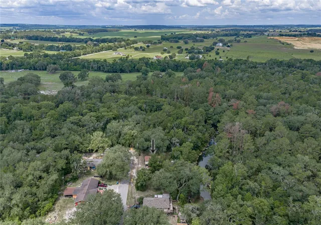 3rd image of 33065 Cedonia Rd, Dade City, FL 33523 | MLS# TB8519533