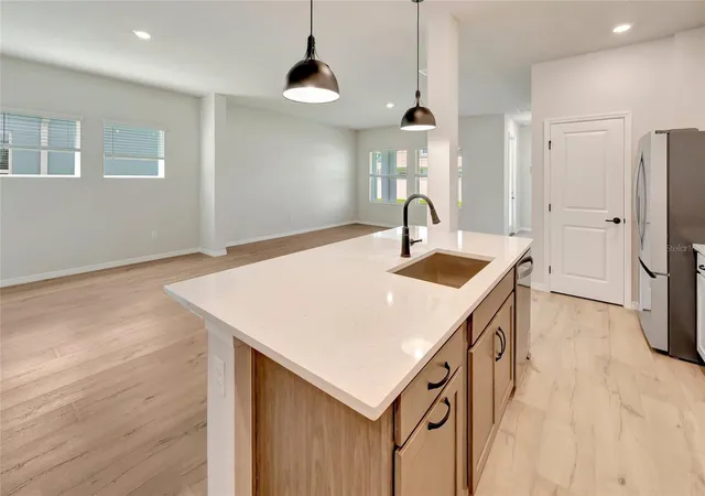 Photo 3 of Single family home for sale at 630 Kingswood Ct, Bradenton, FL 34212 | MLS# TB8519540 | Listing updated on 2026-10-22