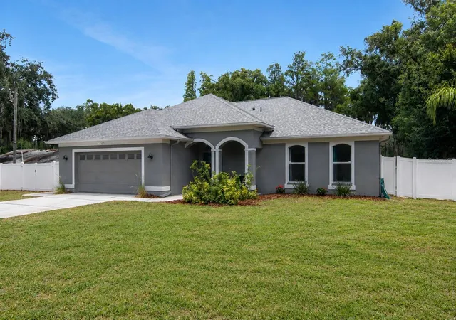Homes for sale in Lutz, FL | 219 Willow Bend Pkwy, Lutz, FL 33549 | MLS# TB8519553
