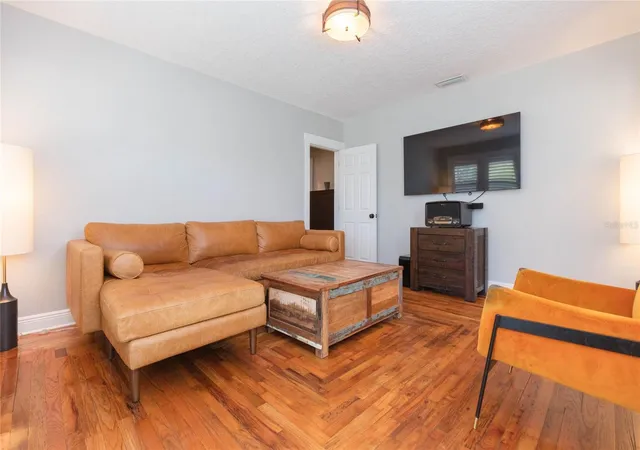 5th image of 602 W Hilda St, Tampa, FL 33603 | MLS# TB8519583