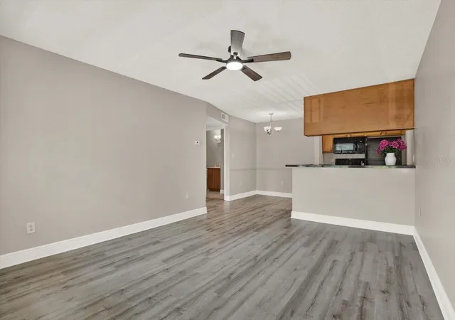 3rd image of 308 Lake Parsons Grn, BRANDON, FL 33511