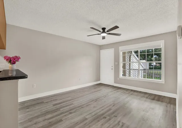 4th image of 308 Lake Parsons Grn, BRANDON, FL 33511