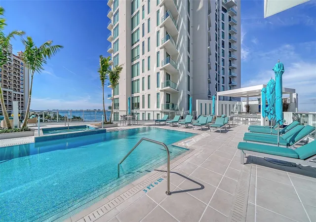 Photo 4 of Condo for sale at 301 Quay Cmns #1007, Sarasota, FL 34236 | MLS# A4697152 | Listing updated on 2026-08-28