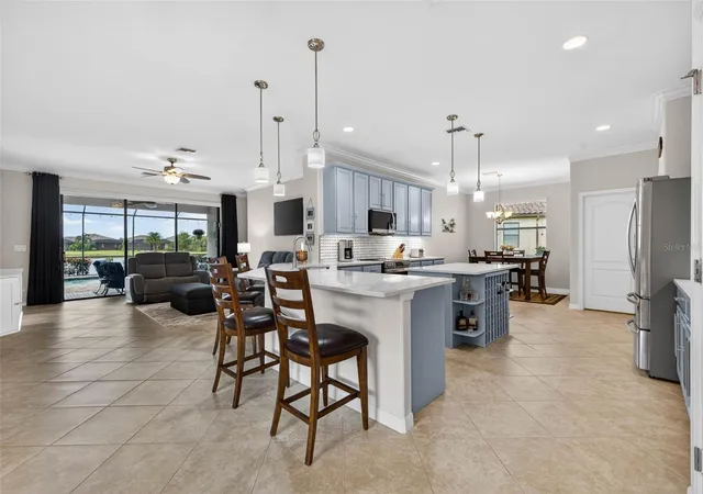 3rd image of 6749 Wild Lake Ter, Bradenton, FL 34212 | MLS# TB8519597