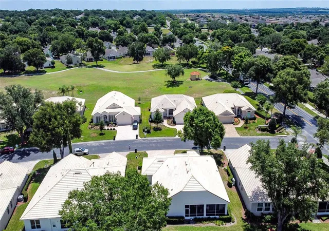 Photo 3 of Single family home for sale at 3916 Scarborough Ct, Clermont, FL 34711 | MLS# G5113844 | Listing updated on 2026-06-19