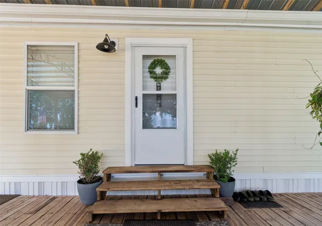 Photo 3 of Manufactured home for sale at 4920 W Knights Griffin Rd, Plant City, FL 33565 | MLS# TB8519604 | Listing updated on 2026-10-09