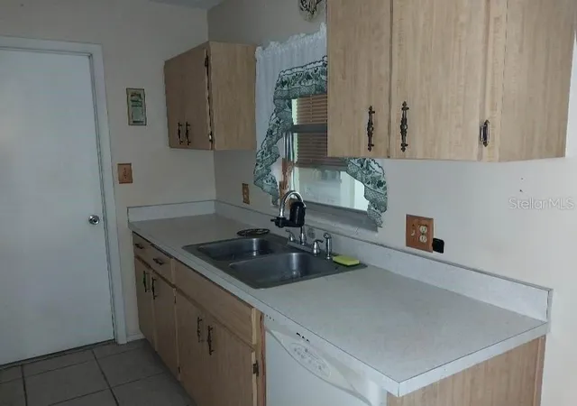 5th image of 318 Central Ave, Frostproof, FL 33843 | MLS# K4903564