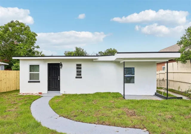 Photo 1 of Single family home for sale at 918 Ferndell Rd, Orlando, FL 32808 | MLS# O6417143 | Listing updated on 2026-08-27