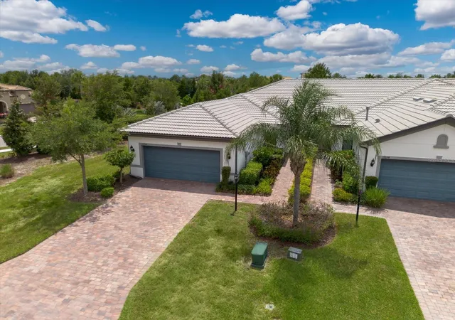 Photo 4 of House for sale at 17658 Camden Dr, Bradenton, FL 34202 | MLS# A4697157 | Listing updated on 2026-06-20