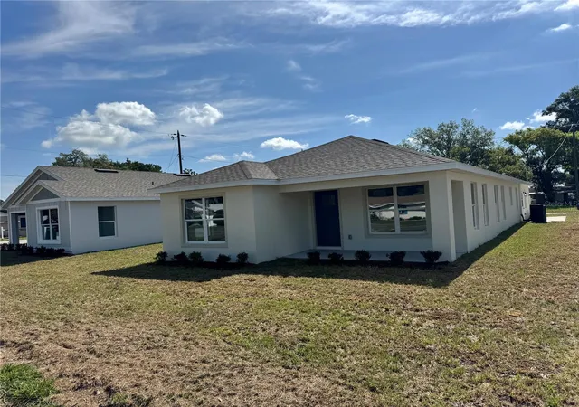 Photo 3 of Single family home for sale at 6020 12th Street, Zephyrhills, FL 33542 | MLS# TB8519622 | Listing updated on 2026-09-05