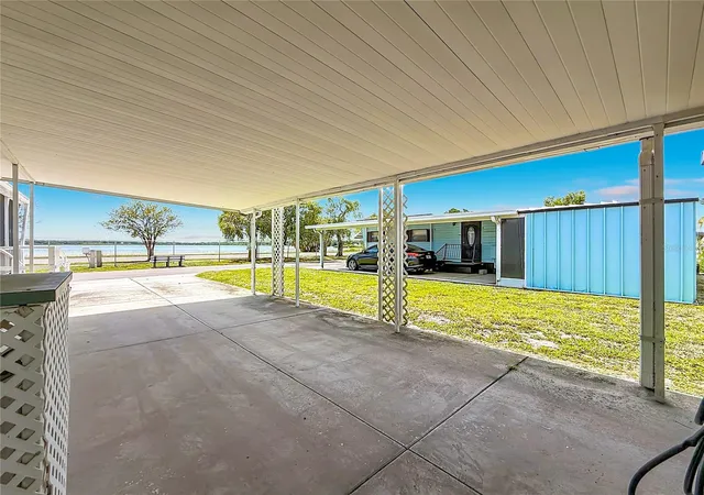 Photo 3 of Manufactured home for sale at 800 32nd Avenue S #727, Saint Petersburg, FL 33705 | MLS# S5151972 | Listing updated on 2026-10-09