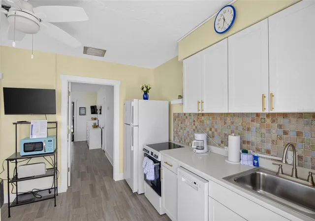 5th image of 908 Villas Dr #10, Venice, FL 34285 | MLS# A4697166