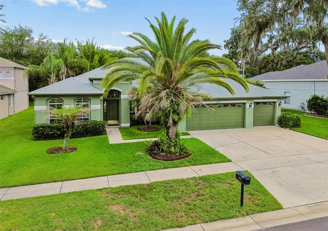 Single family home for sale at 2005 Wexford Green Dr, VALRICO, FL 33594 | MLS# TB8519641
