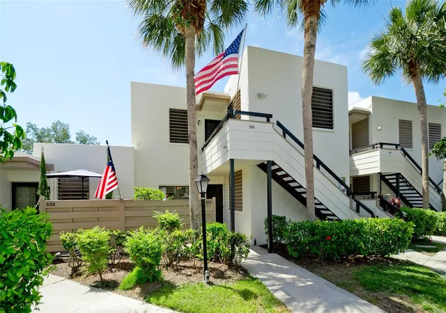 3rd image of 507 Lakeside Dr #507, Bradenton, FL 34210 | MLS# A4697167