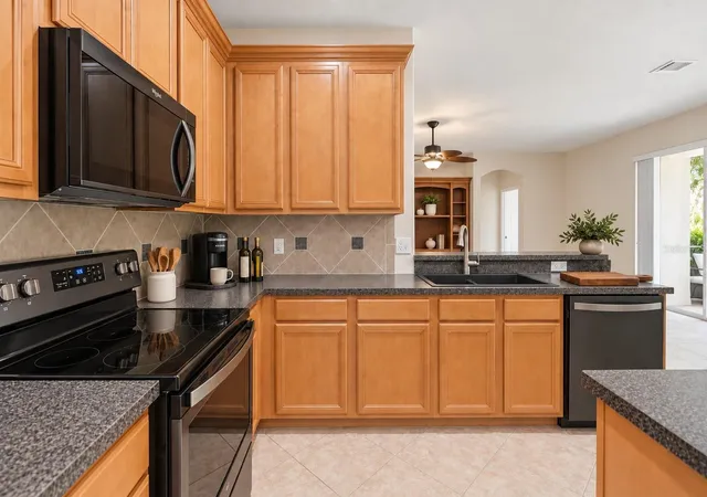 Photo 3 of Single family home for sale at 4203 Rock Hl Loop, Apopka, FL 32712 | MLS# G5113855 | Listing updated on 2026-10-02