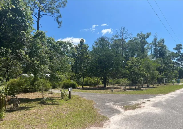 Homes for sale in Cross City, FL | 203 Se 45 Ave, Cross City, FL 32628 | MLS# R4911462