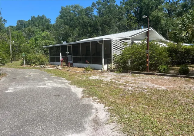 Homes for sale in Cross City, FL | 203 Se 45 Ave, Cross City, FL 32628 | MLS# R4911462