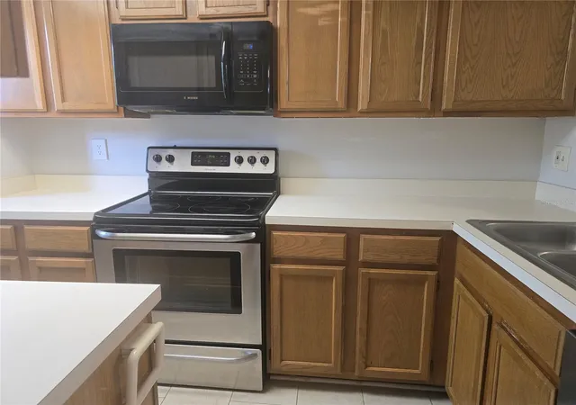 4th image of 8713 Liberty Pl, Tampa, FL 33615 | MLS# TB8519670