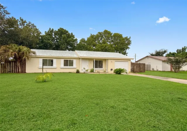 Photo 2 of Single family home for sale at 731 Sw 24th Street, Vero Beach, FL 32962 | MLS# K4903566 | Listing updated on 2026-10-07