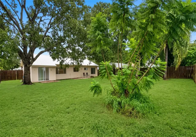 Photo 3 of Single family home for sale at 731 Sw 24th Street, Vero Beach, FL 32962 | MLS# K4903566 | Listing updated on 2026-10-07