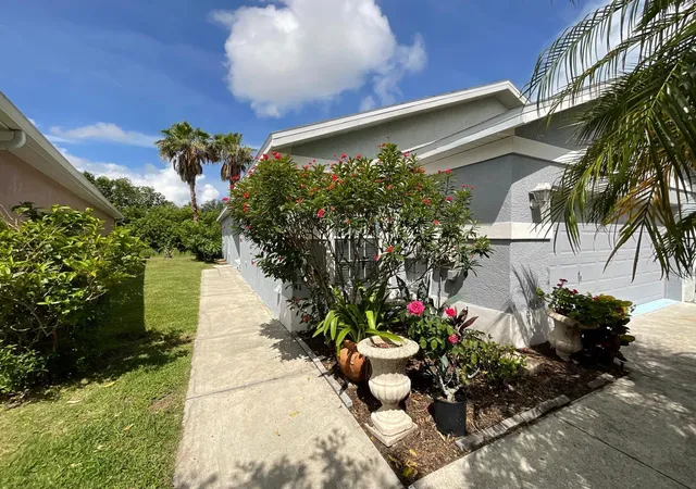 Homes for sale in Palmetto, FL | 3047 27Th Ct E, Palmetto, FL 34221 | MLS# OM726726