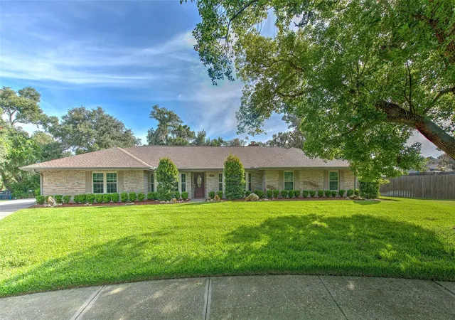 1st image of 2102 Whitlock Pl, Dover, FL 33527 | MLS# TB8519690