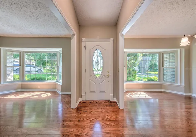 3rd image of 2102 Whitlock Pl, Dover, FL 33527 | MLS# TB8519690