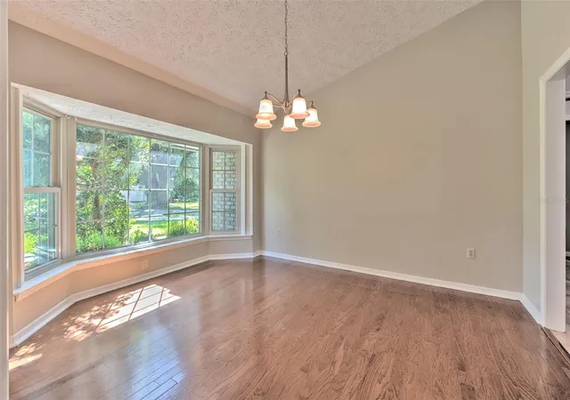 5th image of 2102 Whitlock Pl, Dover, FL 33527 | MLS# TB8519690