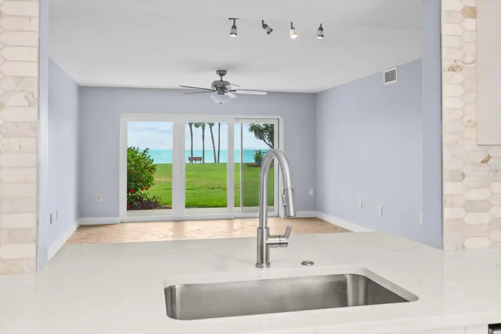 Listing Photo 1 - Condo for sale in 7530 Sunshine Skyway Ln S located at 7530 Sunshine Skyway Ln S, ST PETERSBURG, FL 33711 - Unit #T30