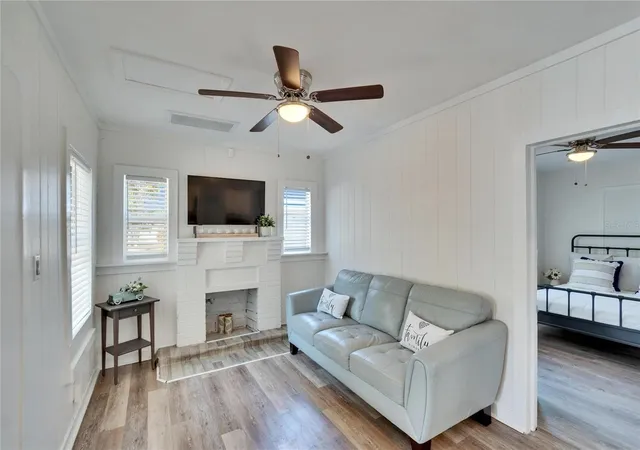 4th image of 1138 Howard St, Clearwater, FL 33756 | MLS# TB8519708