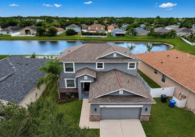 Photo 3 of Single family home for sale at 509 Powder View Dr, Ruskin, FL 33570 | MLS# TB8519710 | Listing updated on 2026-08-06