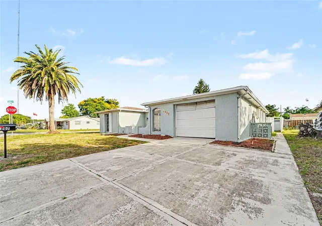 2nd image of 3207 Salisbury Dr, Holiday, FL 34691 | MLS# O6417244
