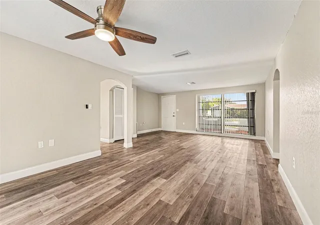3rd image of 3207 Salisbury Dr, Holiday, FL 34691 | MLS# O6417244