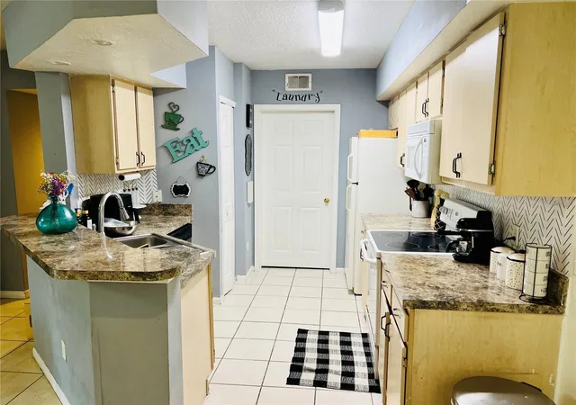 3rd image of 737 Crest Pines Dr, Orlando, FL 32828