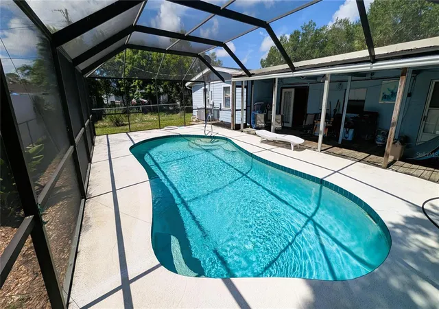 Photo 3 of Single family home for sale at 5350 Castleman Dr, Sarasota, FL 34232 | MLS# A4697183 | Listing updated on 2026-08-31