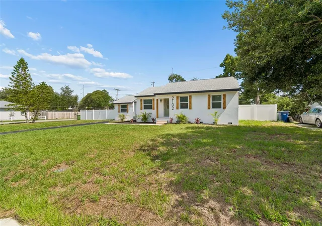 Photo 2 of Single family home for sale at 2102 W Ferris Ave, Tampa, FL 33603 | MLS# TB8519730 | Listing updated on 2026-07-19