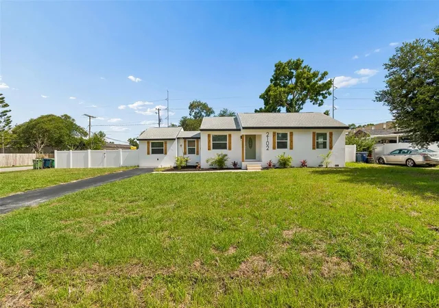 Photo 3 of Single family home for sale at 2102 W Ferris Ave, Tampa, FL 33603 | MLS# TB8519730 | Listing updated on 2026-07-19