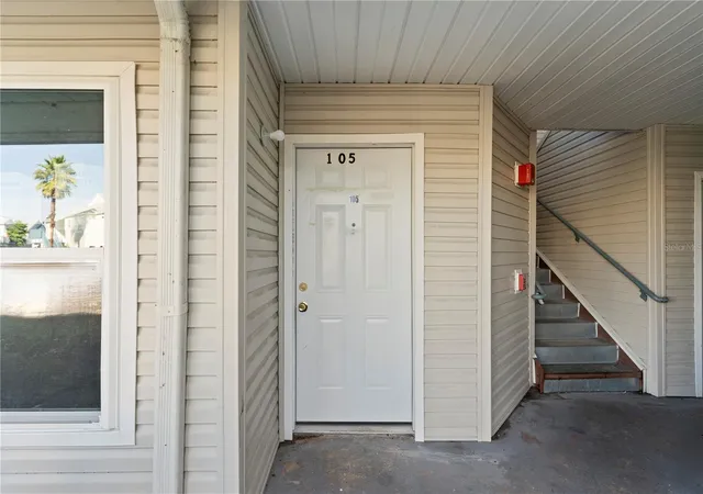Listing Photo 3 - Condo for sale in building located at 2508 Woodgate Blvd, ORLANDO, FL 32822 - Unit #105