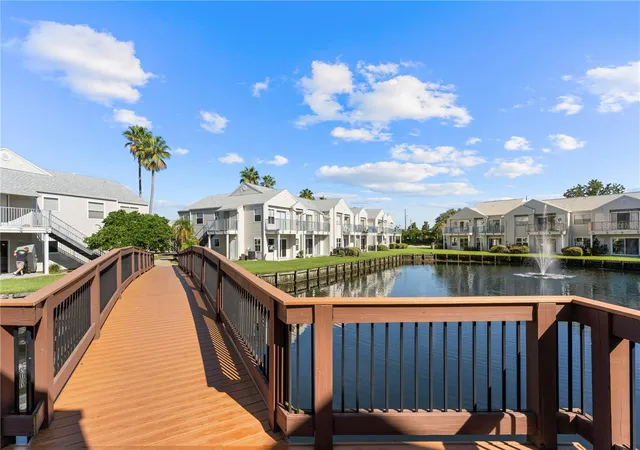 Listing Photo 5 - Condo for sale in building located at 2508 Woodgate Blvd, ORLANDO, FL 32822 - Unit #105