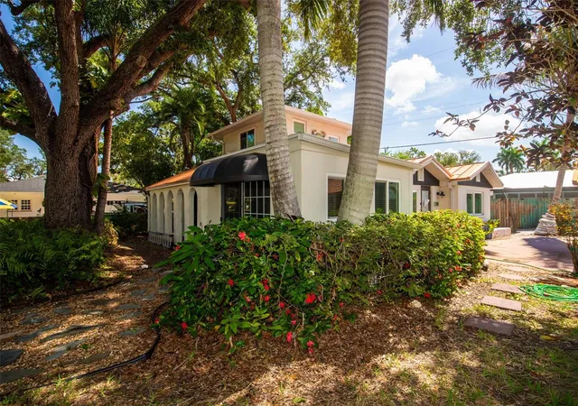 1st image of 219 24 St W, Bradenton, FL 34205 | MLS# A4697184