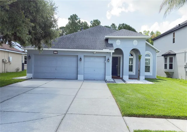 Photo 1 of Sale Pending at 5150 Villagebrook Dr, Wesley Chapel, FL 33544 | MLS# TB8519731 | Listing updated on 2026-10-06