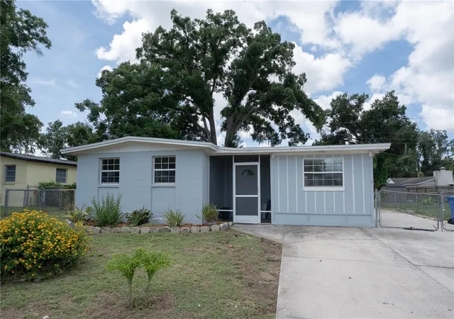 1st image of 711 Mason St, Brandon, FL 33511 | MLS# TB8519733